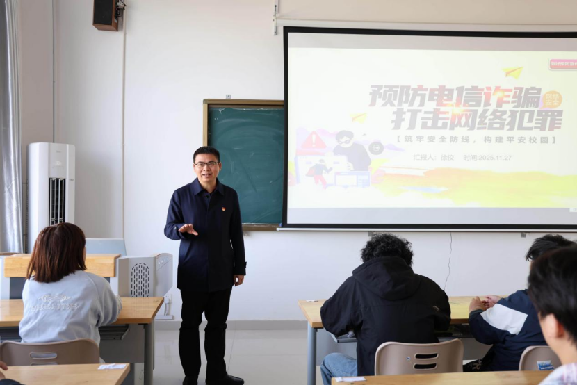 刘志刚深入联系学院参加主题班会与党支部主题党日活动_学校新闻_南昌职业大学官方网站一省教育厅主管