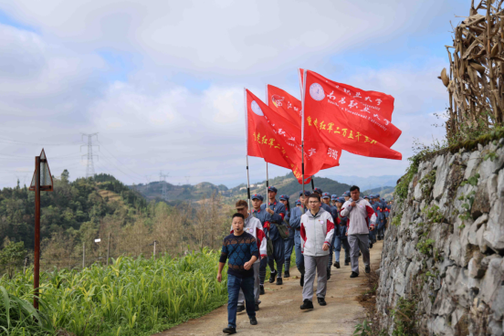 2025��11��6�գ��������к��Ӵ�ͽ���о�