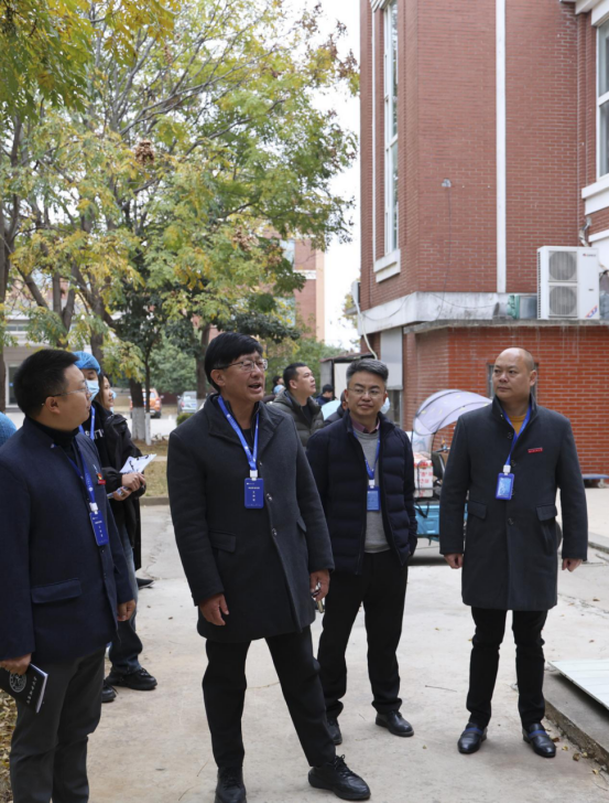 吴丁毅带队深入食堂进行校园食品安全“三防”专项行动检查_学校新闻_南昌职业大学官方网站一省教育厅主管